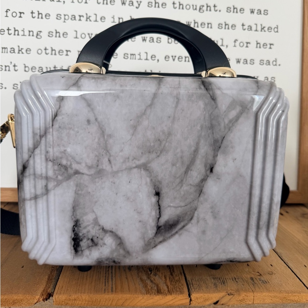 TriForce marble pattern travel case